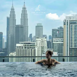 The Luxe Klcc View Sky Pool Apartment